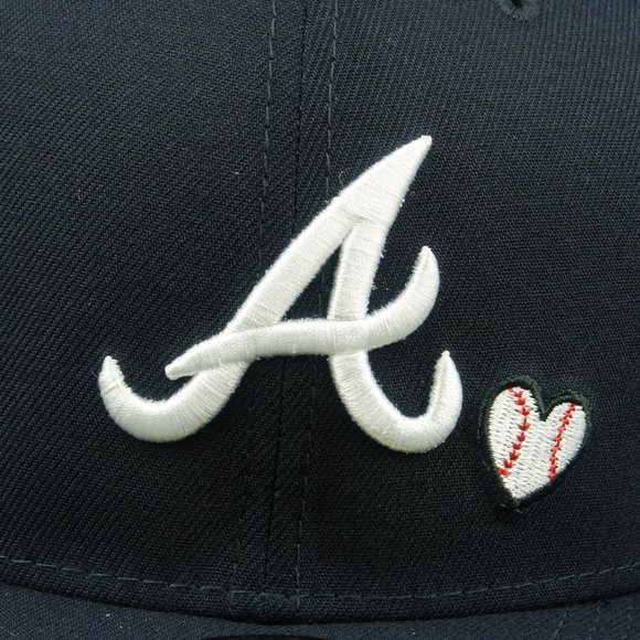 New Era 59Fifty MLB Atlanta Braves Team Heart Love Hustle Game Fitted Hat 7 5/8 - Picture 9 of 12